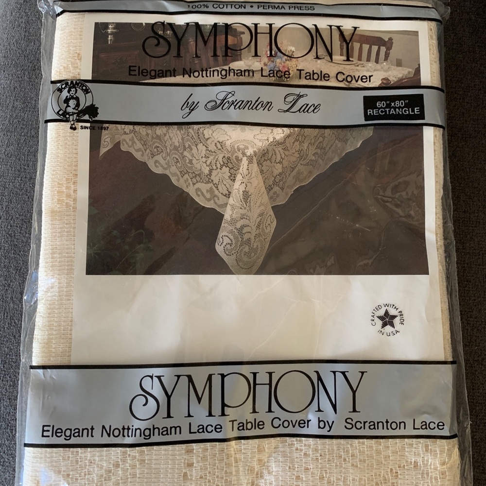 NOS Symphony elegant Nottingham lace table cover